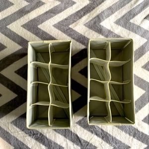 2 drawer organizers and 2 drawer dividers